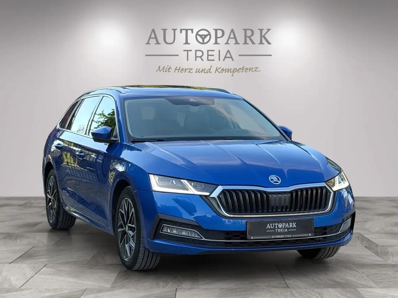 Skoda Octavia Combi 2.0 TDI First Edition HEAD-UP|VOLL — photo 1 of 15