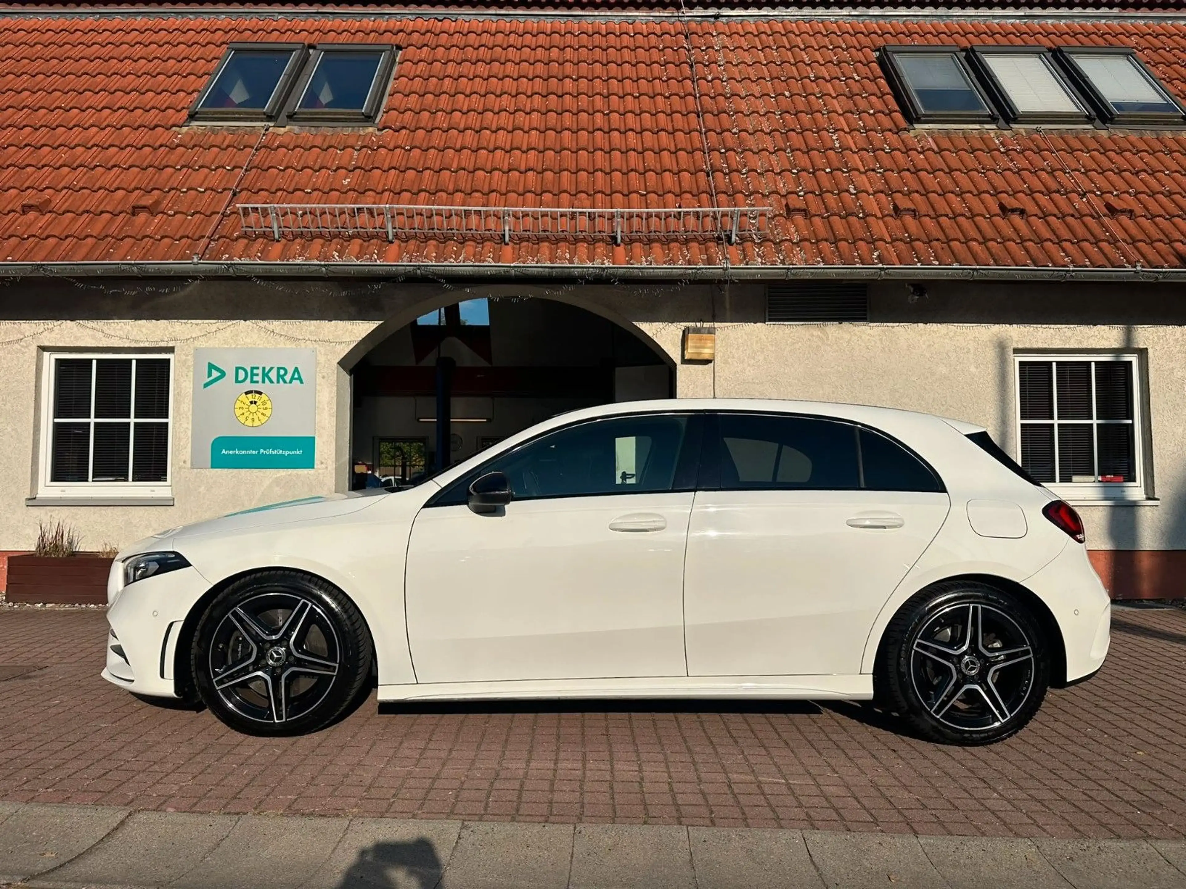 Mercedes-Benz A 250 AMG LINE*LED*VR*ALCAN*SITZHZ*MULTI-BEAM* — photo 2