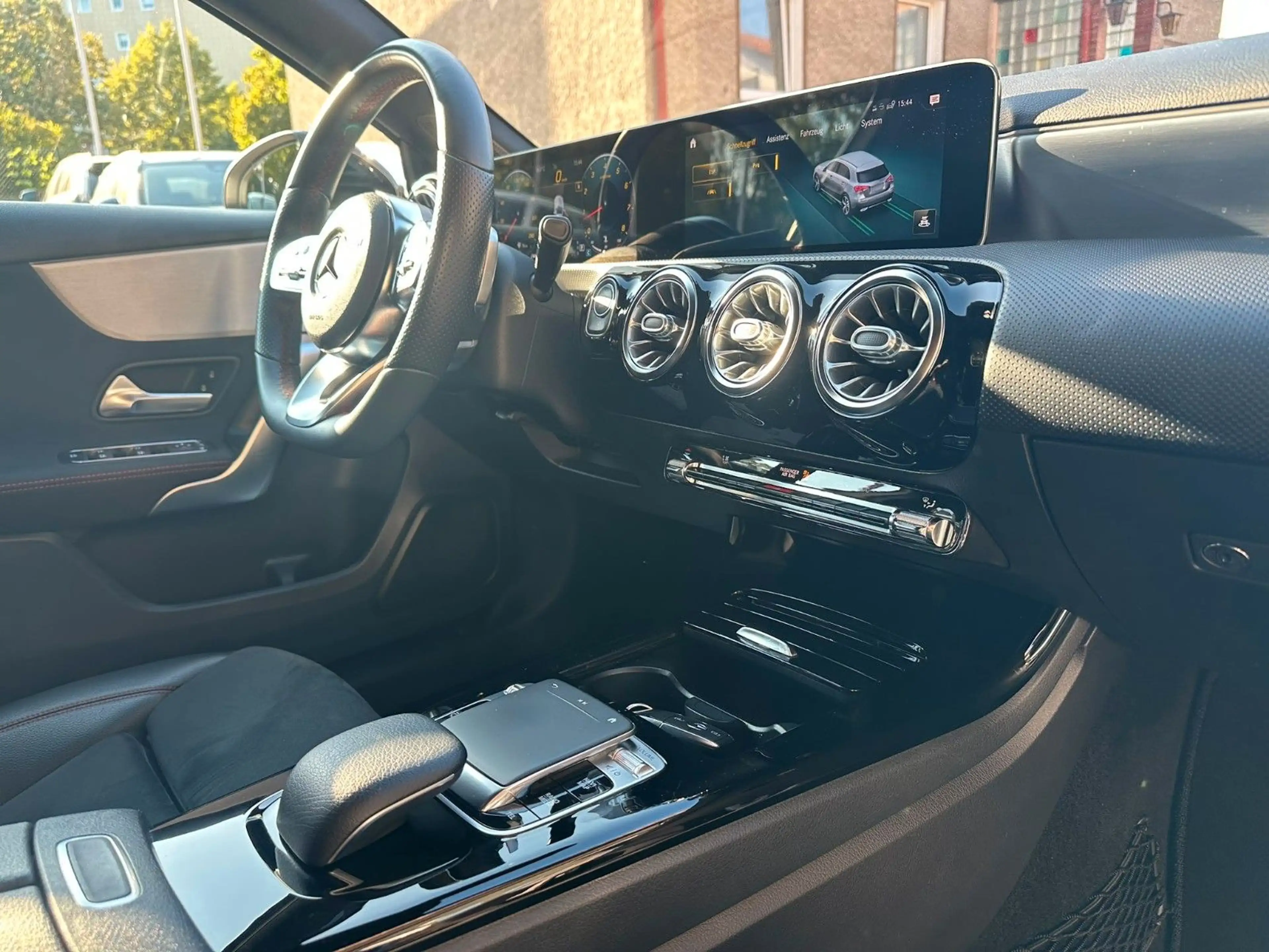 Mercedes-Benz A 250 AMG LINE*LED*VR*ALCAN*SITZHZ*MULTI-BEAM* — photo 7