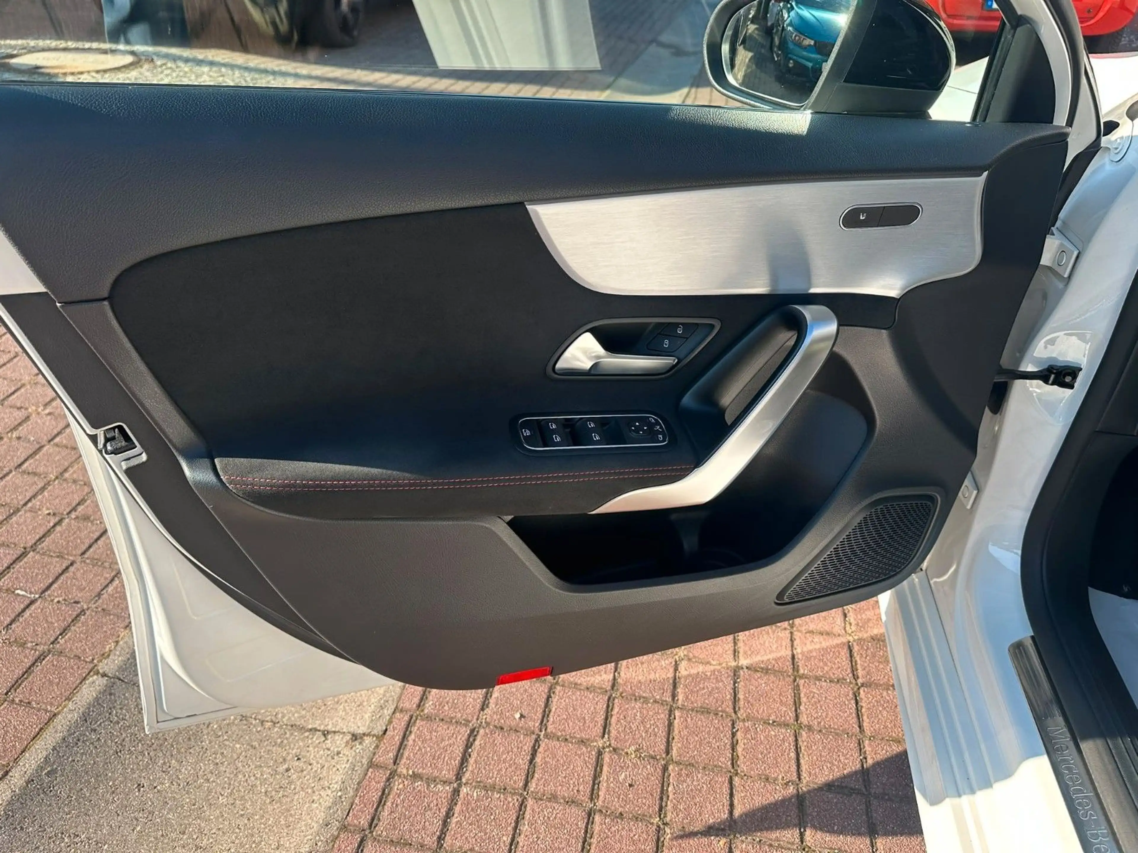 Mercedes-Benz A 250 AMG LINE*LED*VR*ALCAN*SITZHZ*MULTI-BEAM* — photo 14