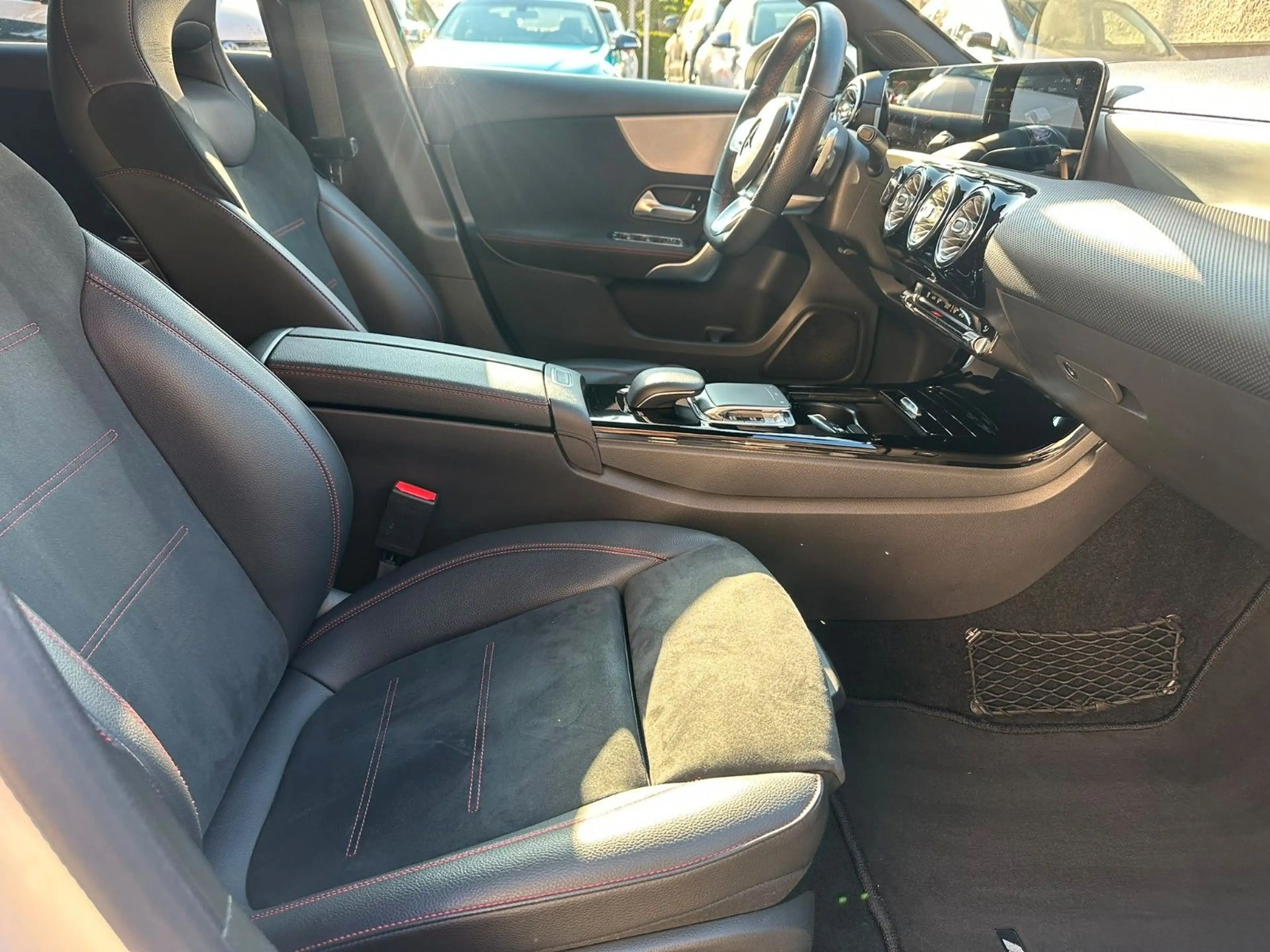 Mercedes-Benz A 250 AMG LINE*LED*VR*ALCAN*SITZHZ*MULTI-BEAM* — photo 6