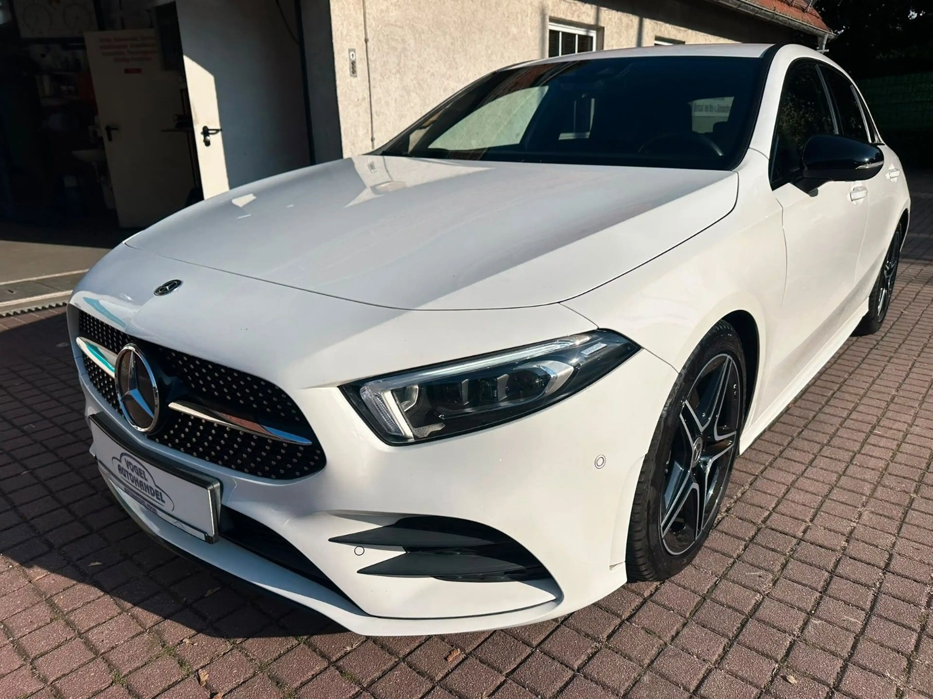 Mercedes-Benz A 250 AMG LINE*LED*VR*ALCAN*SITZHZ*MULTI-BEAM*