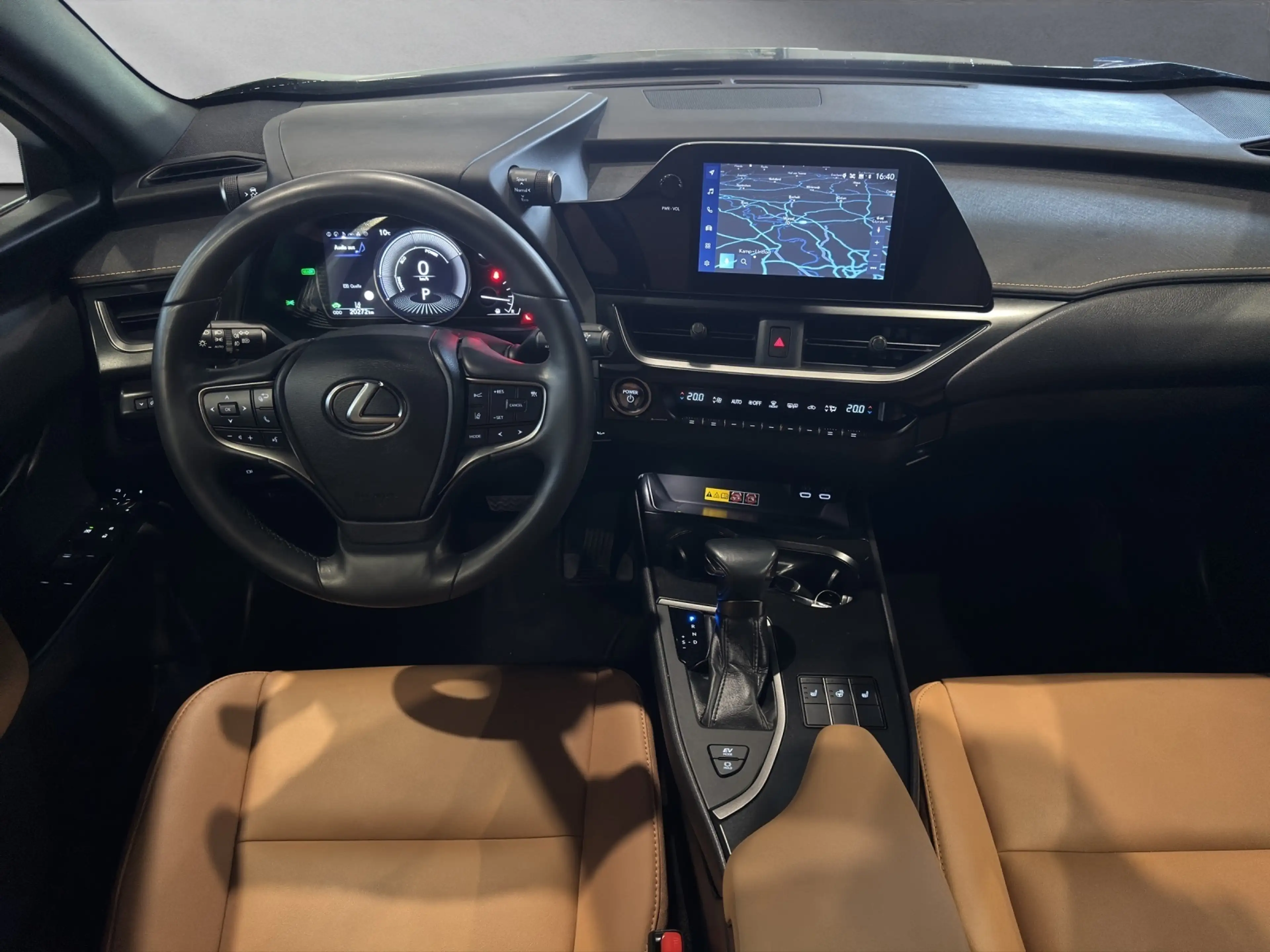 Lexus UX 250h 250 h F-Sport Design Allwetter — photo 13
