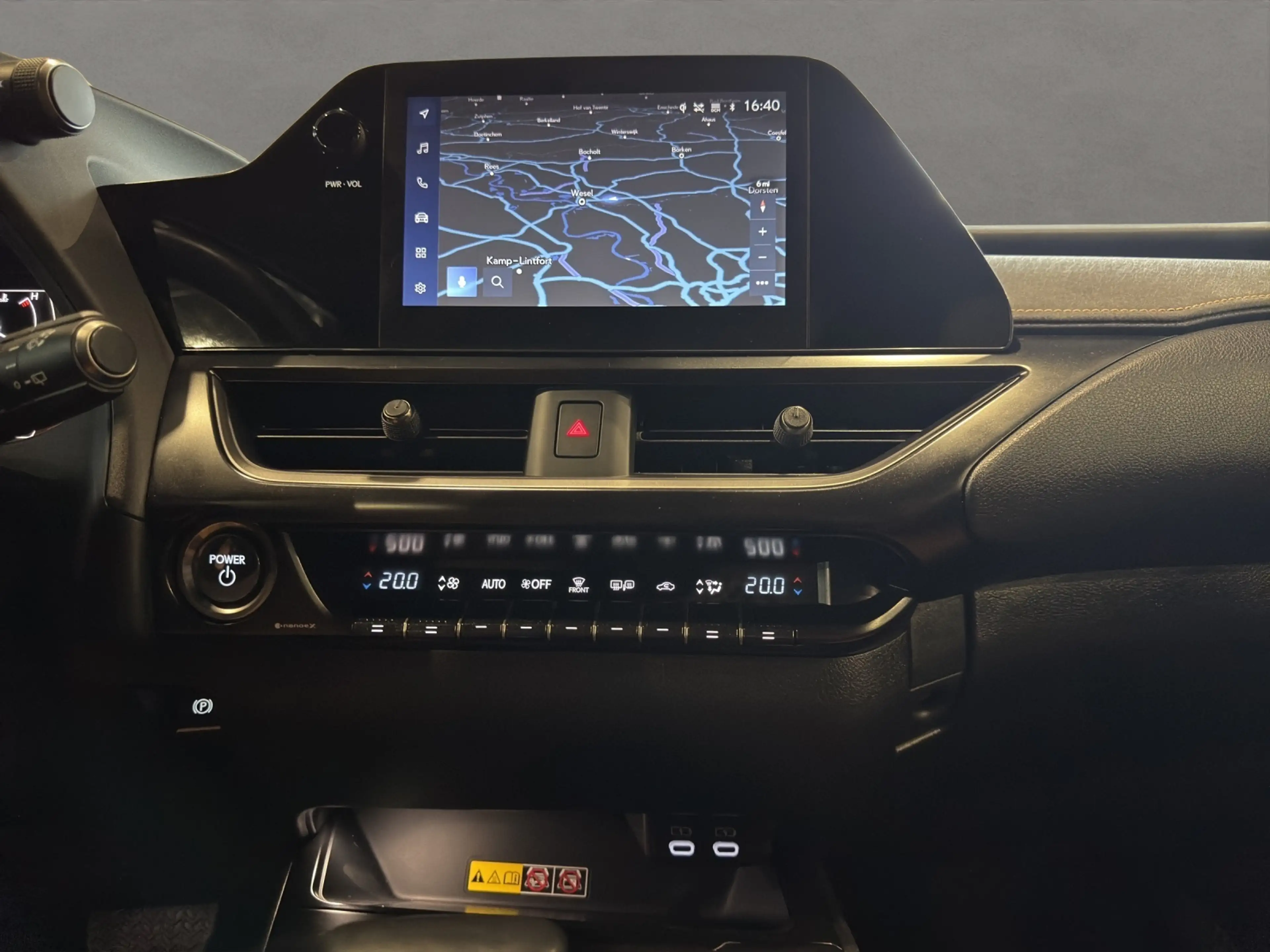 Lexus UX 250h 250 h F-Sport Design Allwetter — photo 15