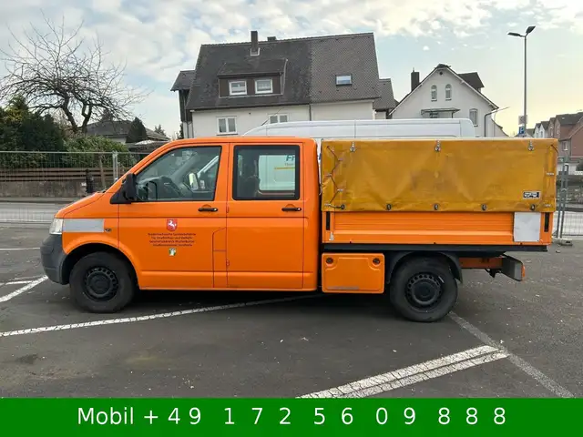 2009 Volkswagen Transporter in Orange for sale