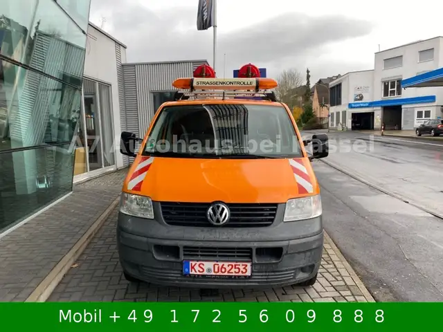 Volkswagen Transporter view 8