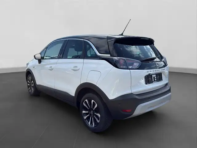 Opel Crossland view 3