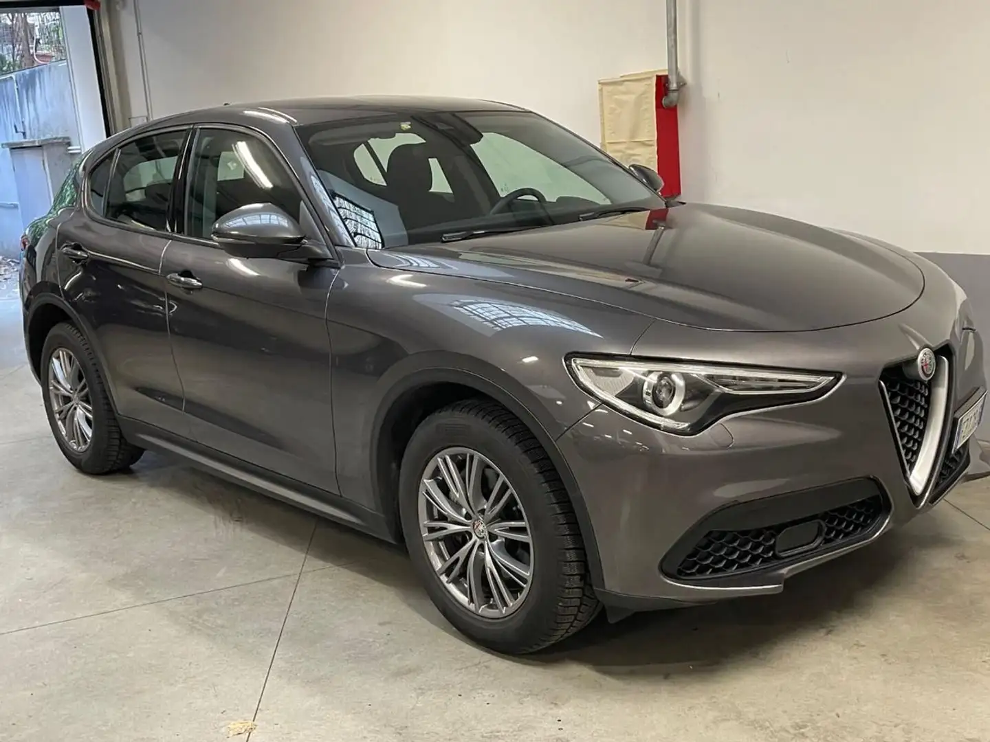 Alfa Romeo Stelvio 2.2 Turbodiesel 160 CV AT8 RWD Business Grau - 2