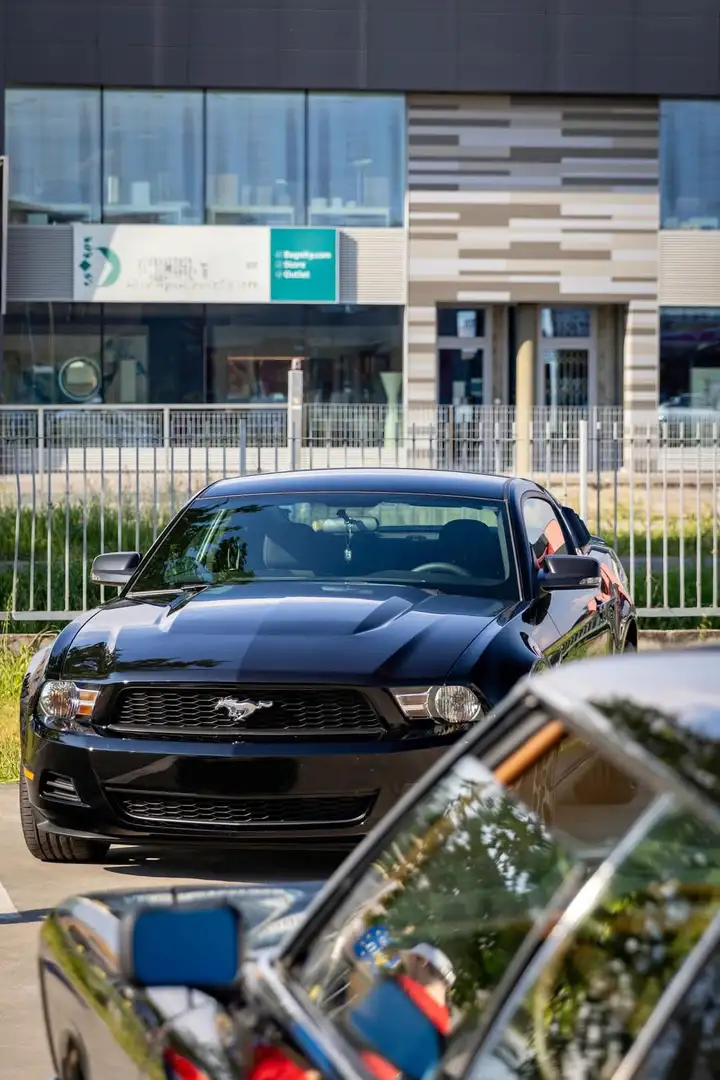 Ford MUSTANG U.S.A. 4.0 V6 (NO SUPERBOLLO) crna - 1
