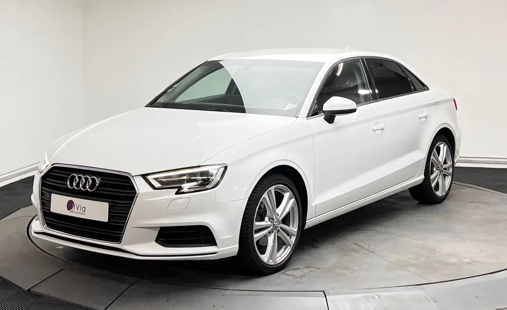 Audi A3 1.6 TDI 110 S tronic 7 Business line Blanc - 1