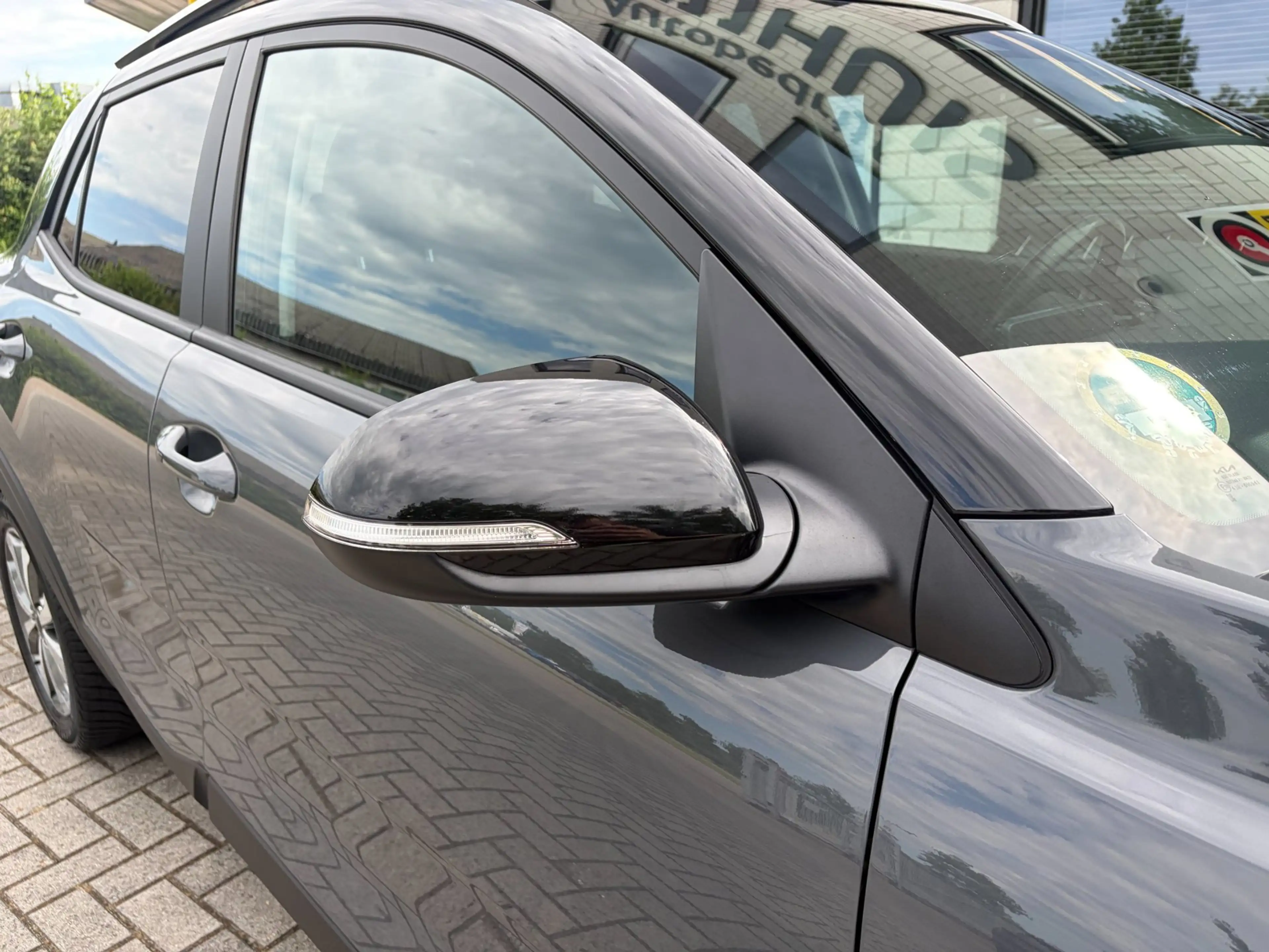 Kia Stonic 1.0 T-GDi MHEV DynamicPlusLine / Camera / Keyless — photo 36