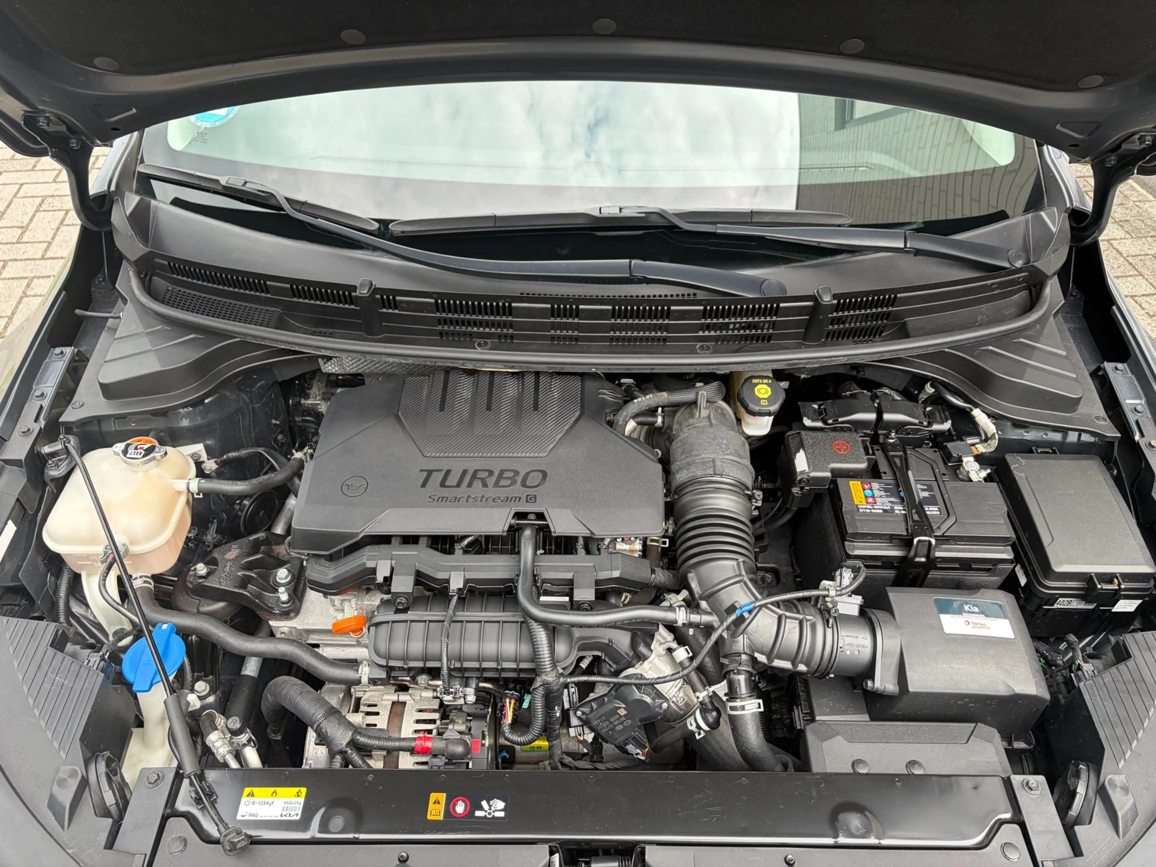 Kia Stonic 1.0 T-GDi MHEV DynamicPlusLine / Camera / Keyless — photo 33