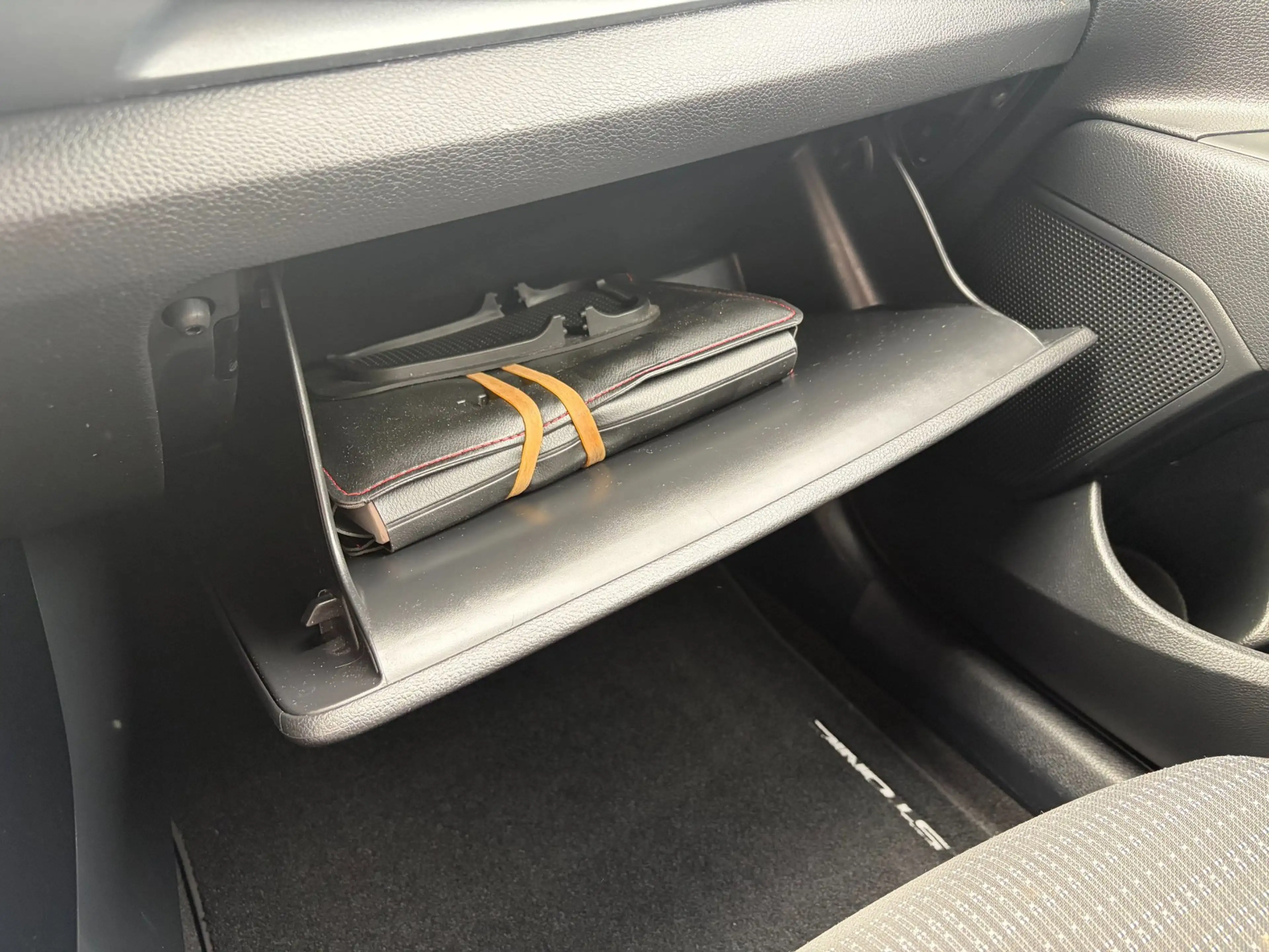 Kia Stonic 1.0 T-GDi MHEV DynamicPlusLine / Camera / Keyless — photo 31