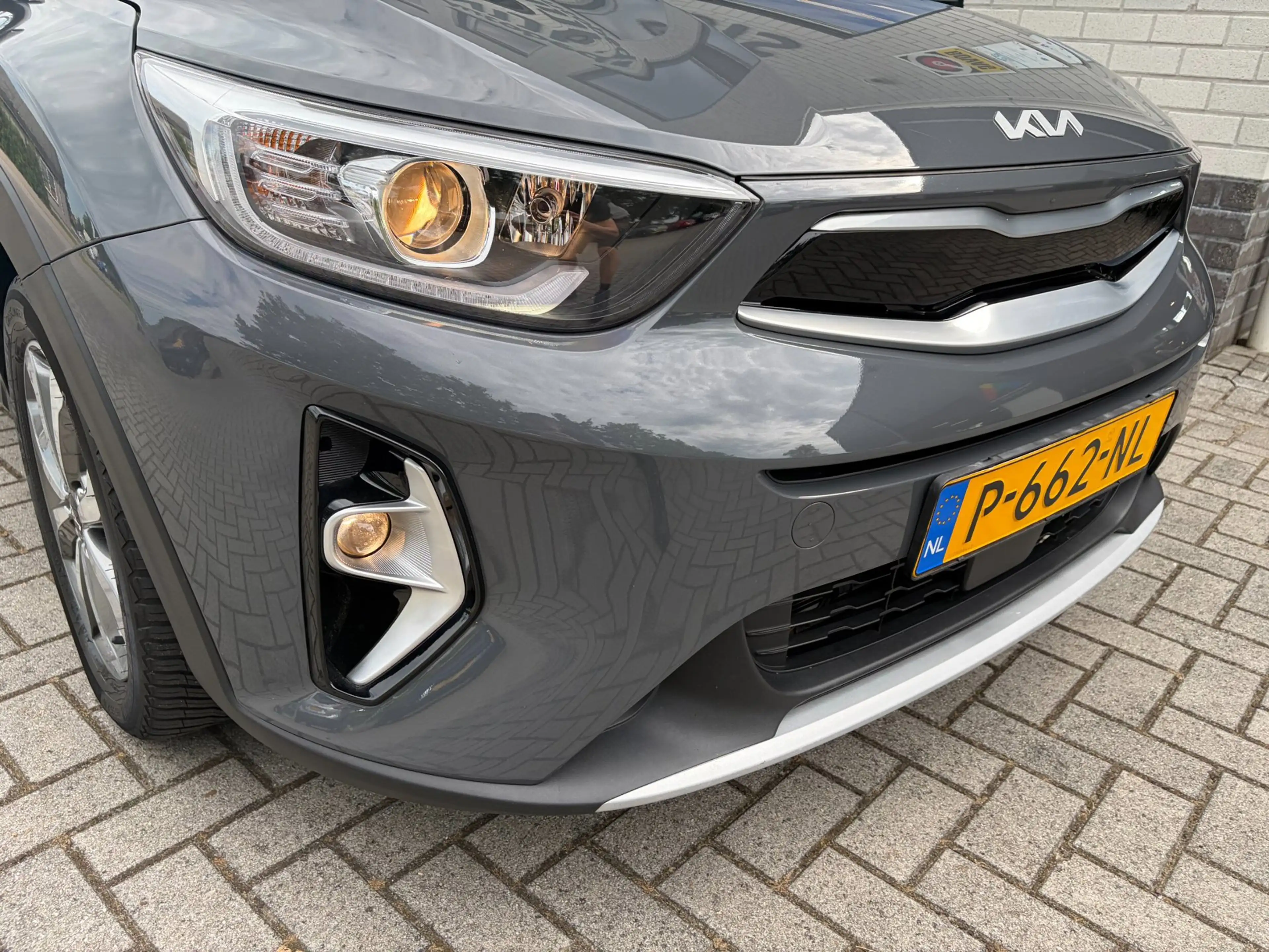 Kia Stonic 1.0 T-GDi MHEV DynamicPlusLine / Camera / Keyless — photo 34