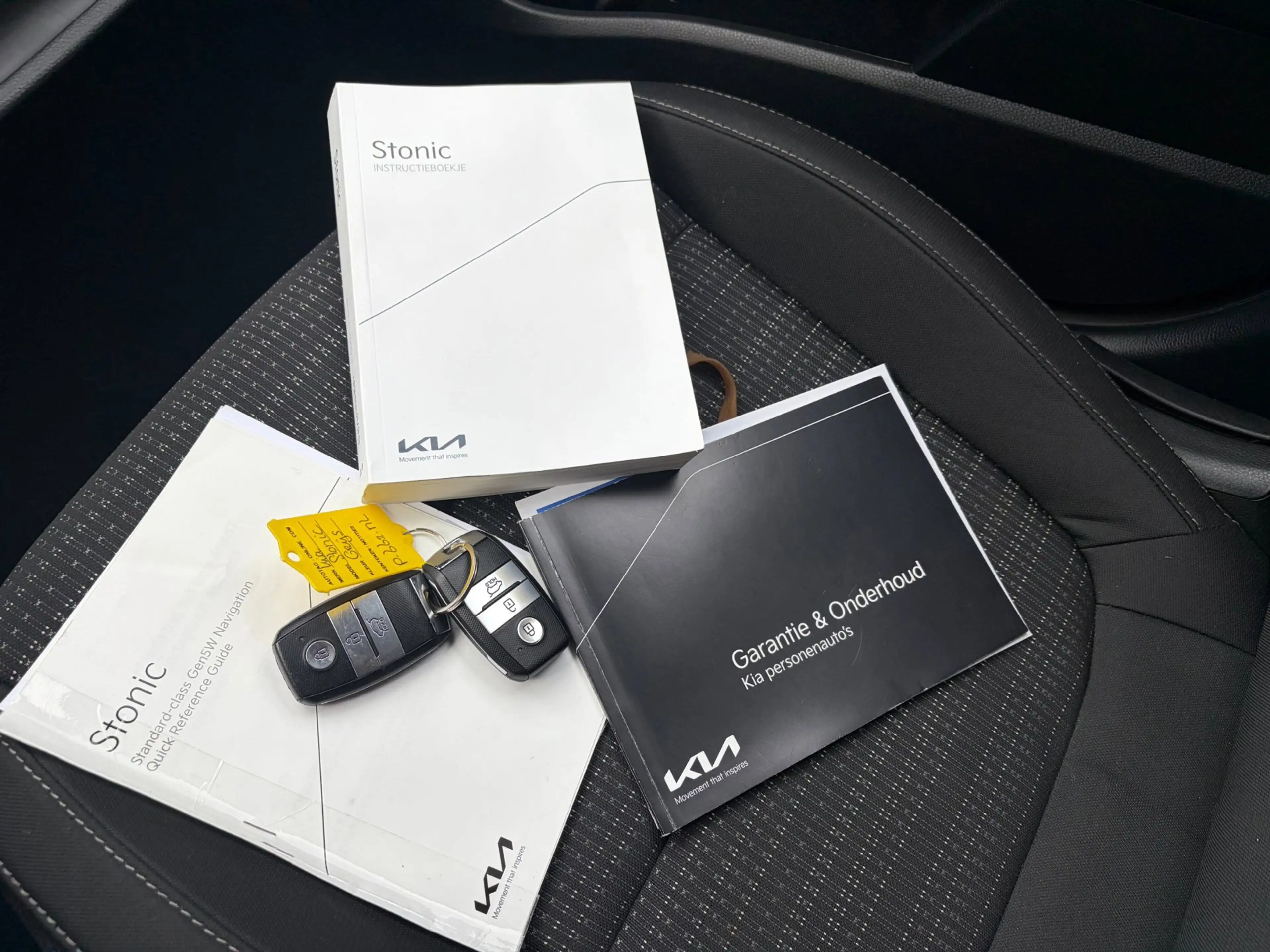Kia Stonic 1.0 T-GDi MHEV DynamicPlusLine / Camera / Keyless — photo 32