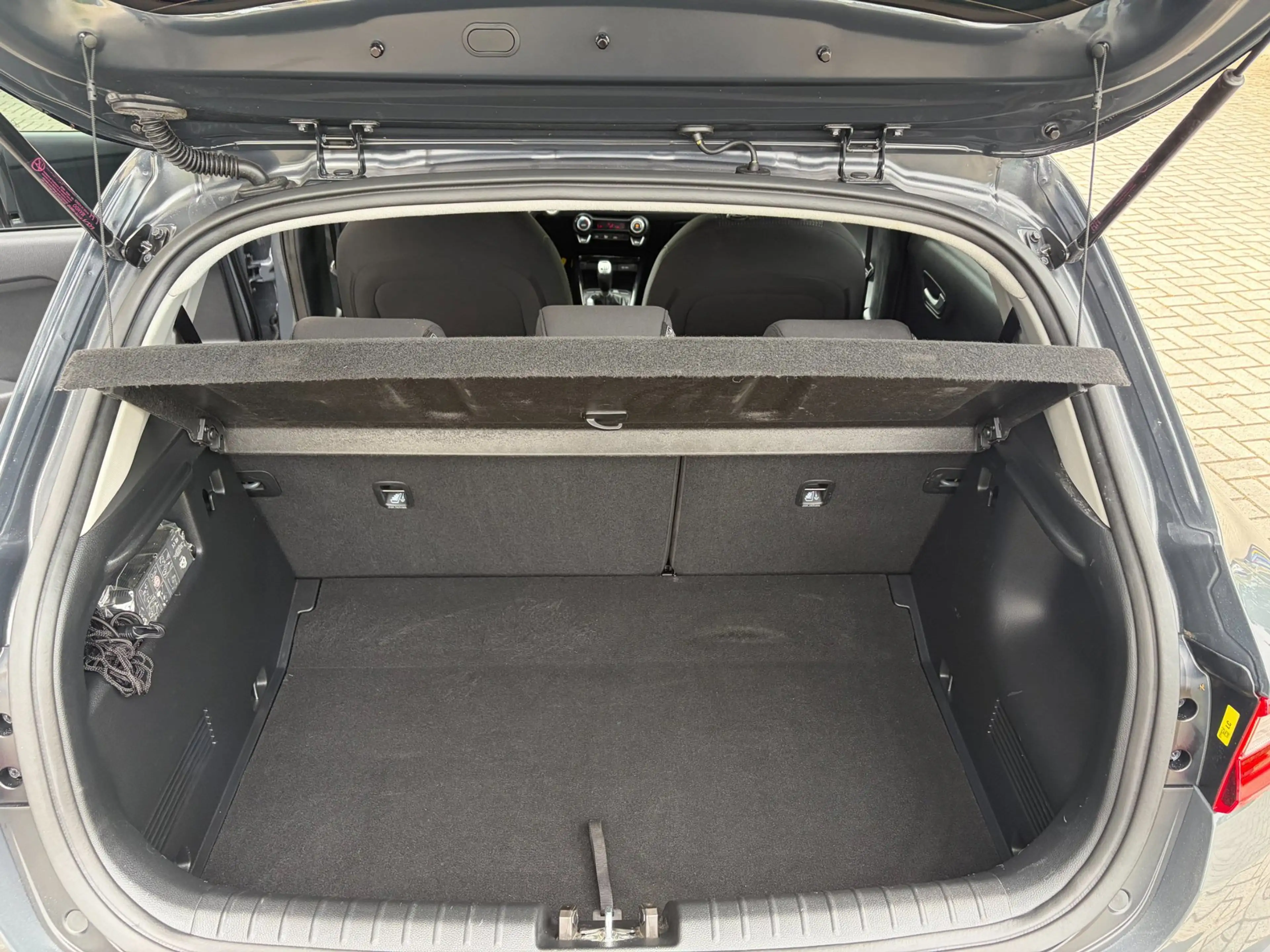 Kia Stonic 1.0 T-GDi MHEV DynamicPlusLine / Camera / Keyless — photo 7