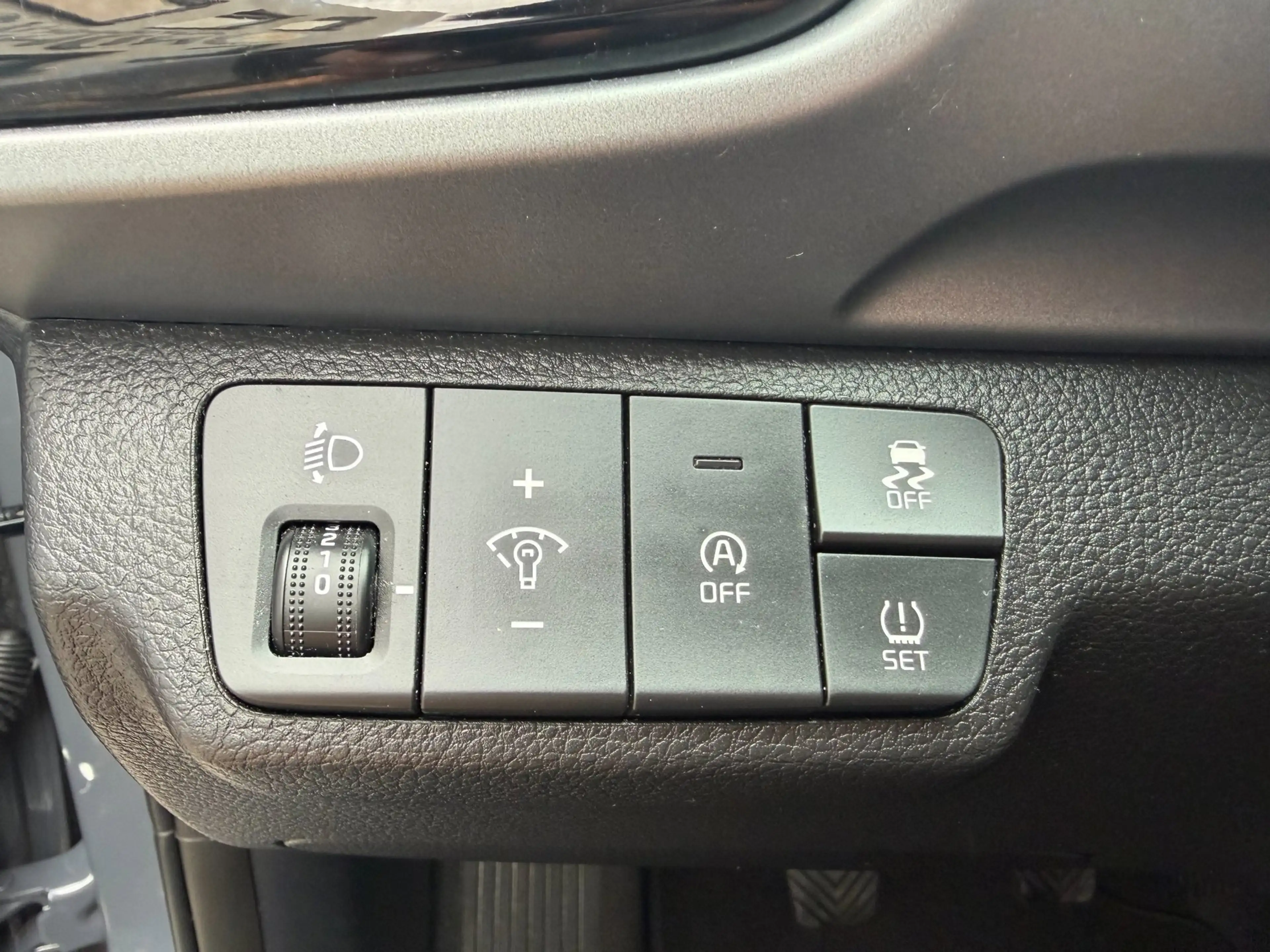 Kia Stonic 1.0 T-GDi MHEV DynamicPlusLine / Camera / Keyless — photo 18