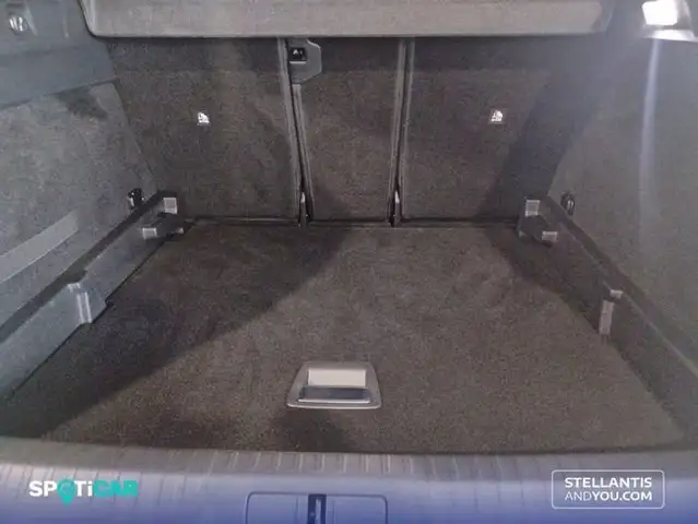 Peugeot 3008 view 6