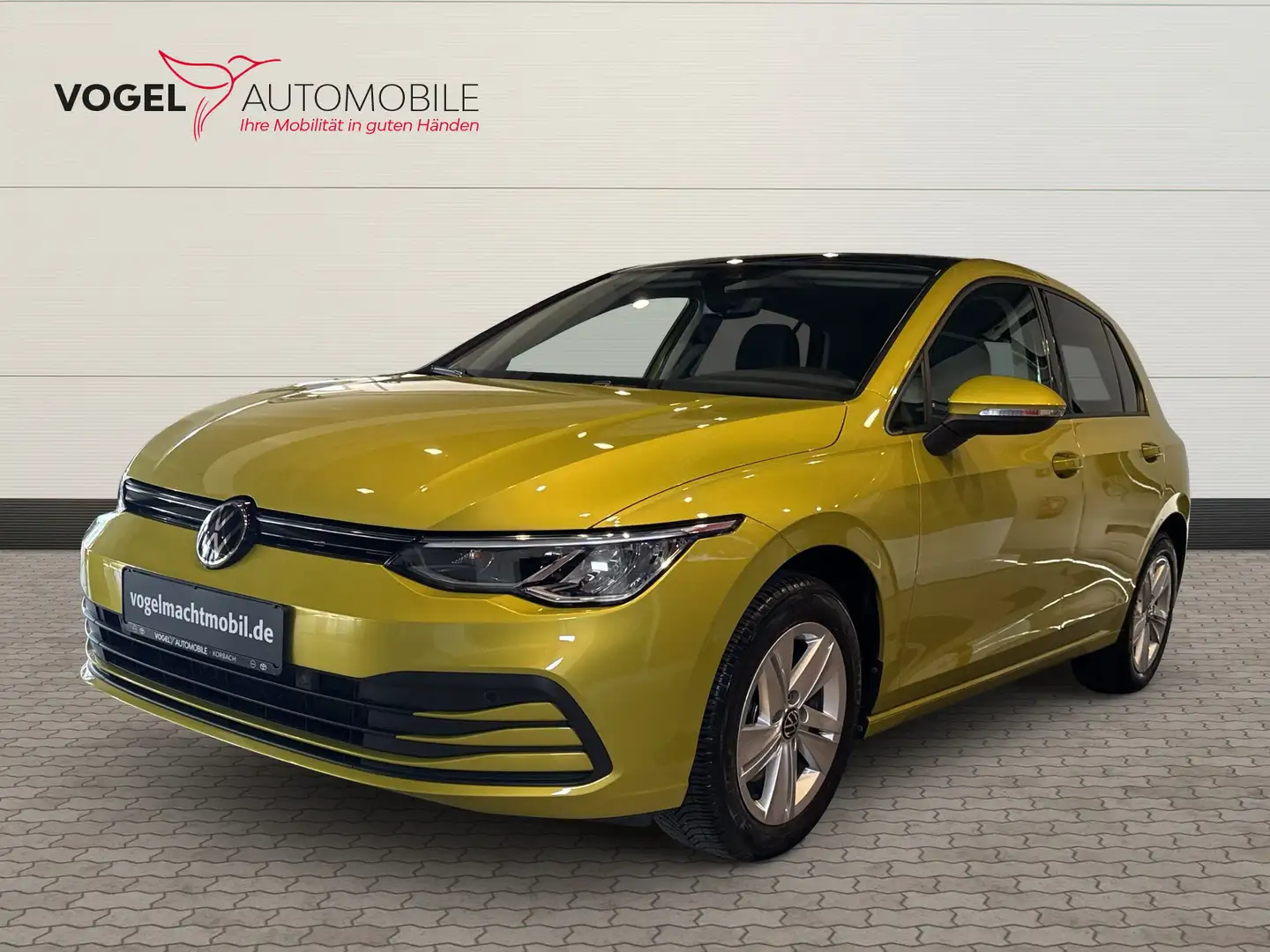 Volkswagen Golf VIII 1.5 TSI Life Sportp.+Navi+Pano+LED Gelb - 1