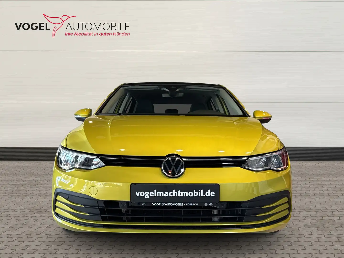 Volkswagen Golf VIII 1.5 TSI Life Sportp.+Navi+Pano+LED Gelb - 2