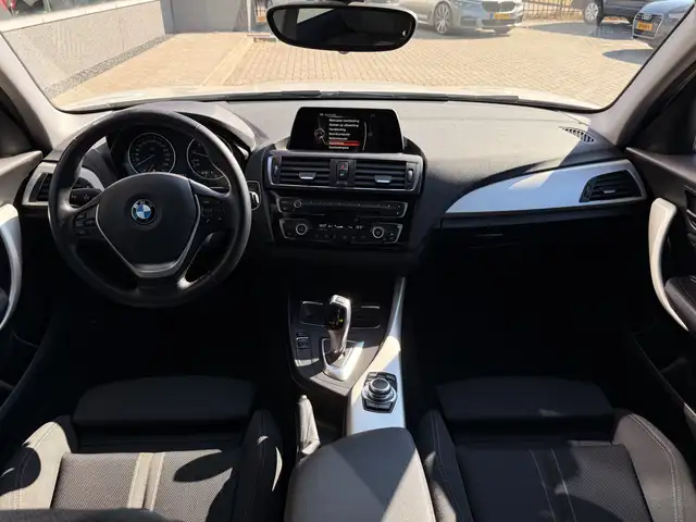 BMW 1 Series view 11