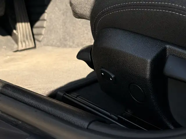BMW 1 Series view 5