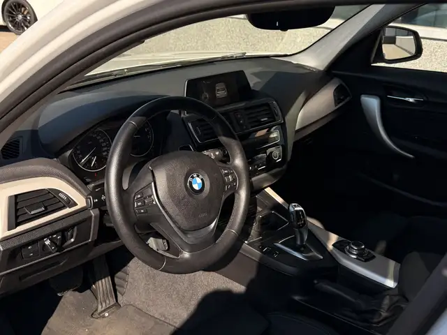 BMW 1 Series view 2