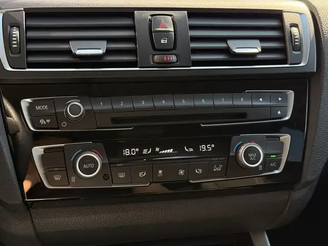 BMW 1 Series view 23