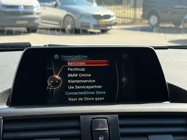 BMW 1 Series view 28