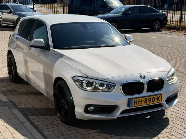 BMW 1 Series view 9