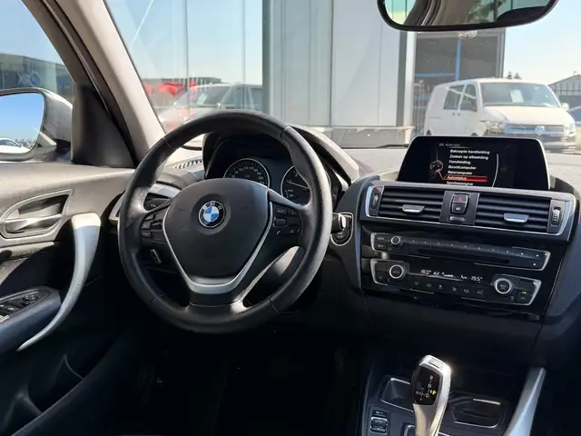 BMW 1 Series view 12