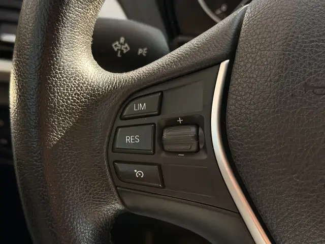 BMW 1 Series view 18