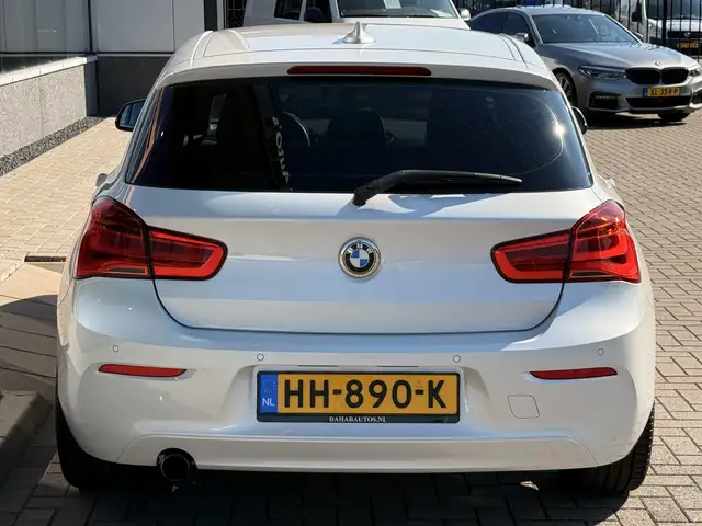 BMW 1 Series view 16