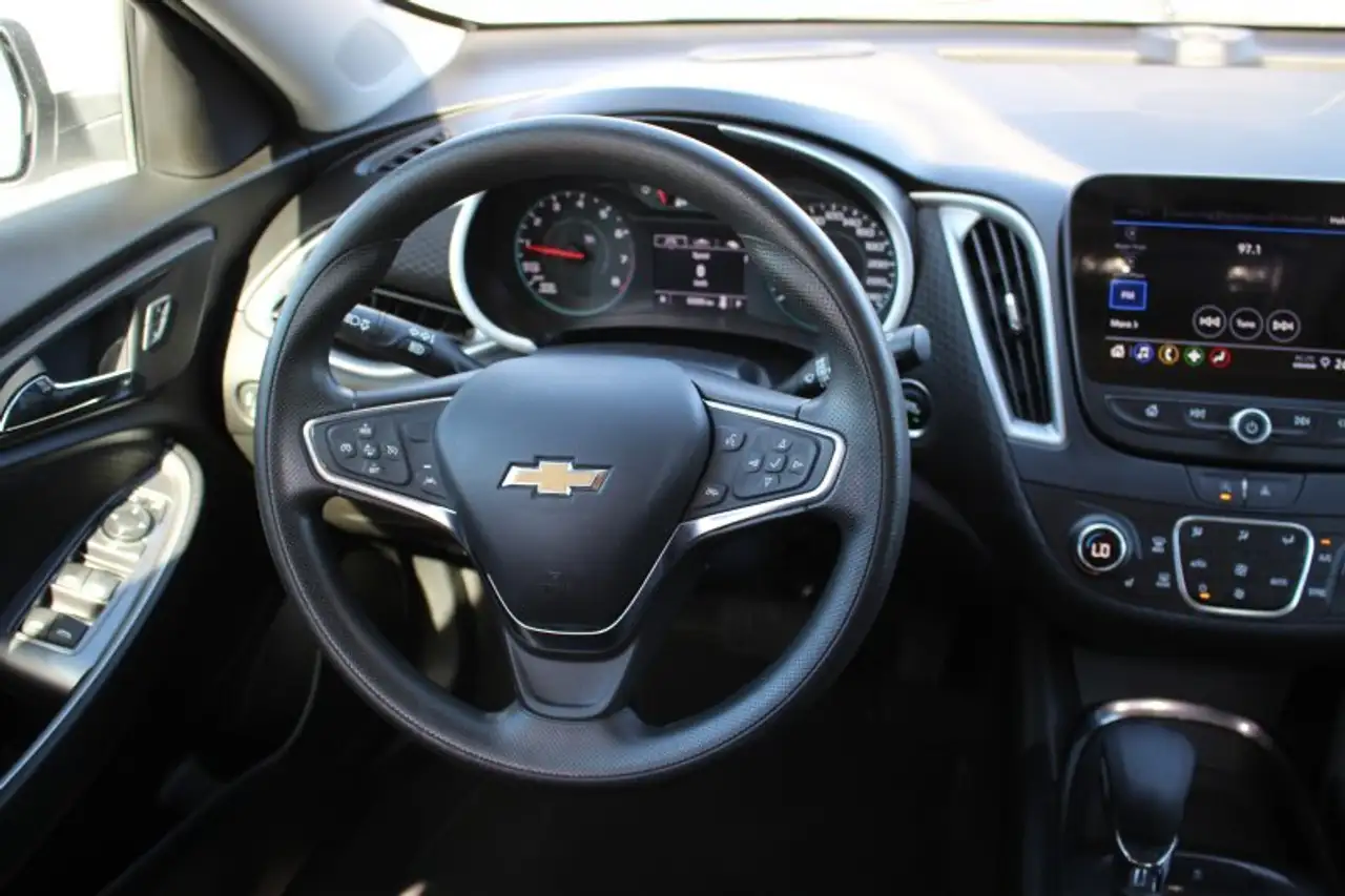 Chevrolet Malibu снимка Chevrolet Malibu
