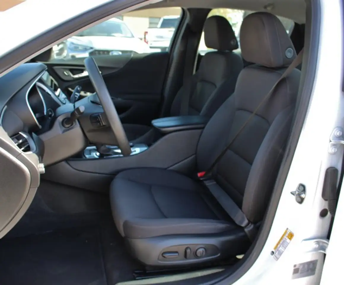 Chevrolet Malibu снимка Chevrolet Malibu