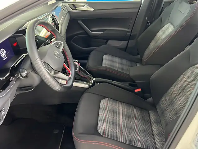 Volkswagen Polo view 5
