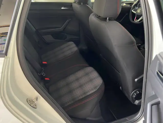 Volkswagen Polo view 16