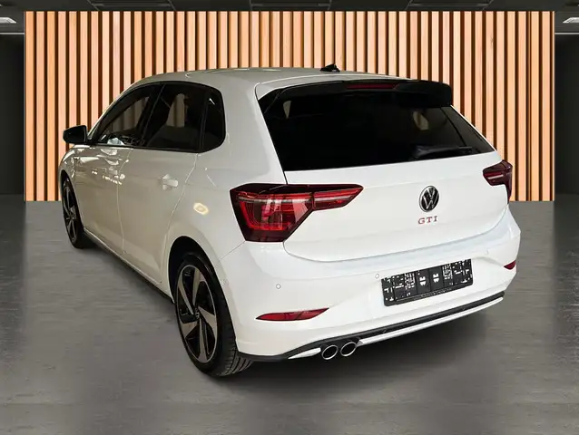 Volkswagen Polo view 4