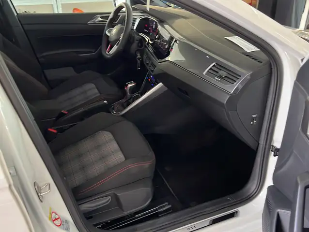 Volkswagen Polo view 17