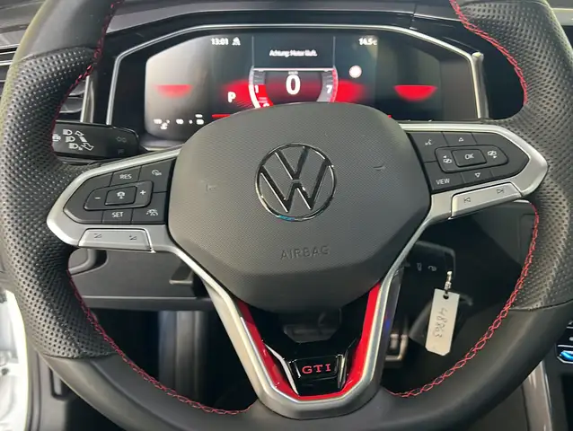 Volkswagen Polo view 13