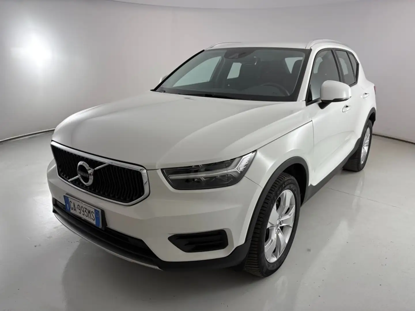 Volvo XC40 2.0 D3 Momentum Bianco - 1