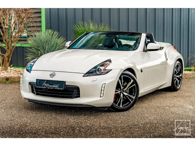 Nissan 370Z Cabriolet Roadster V6 3.7L 328CH