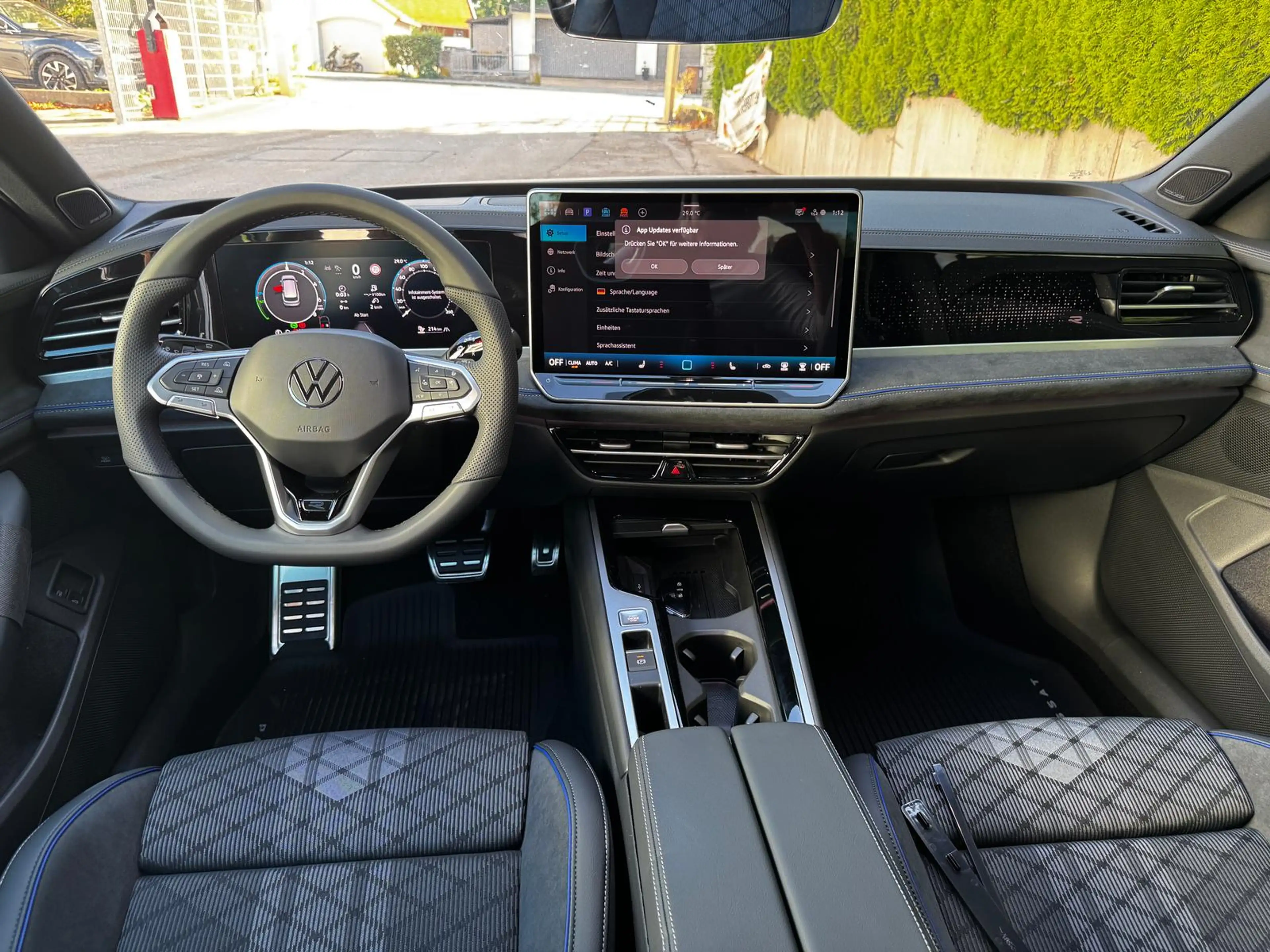 Volkswagen Passat Variant 1.5 TSI eHybrid R-line AHK 360 — photo 8