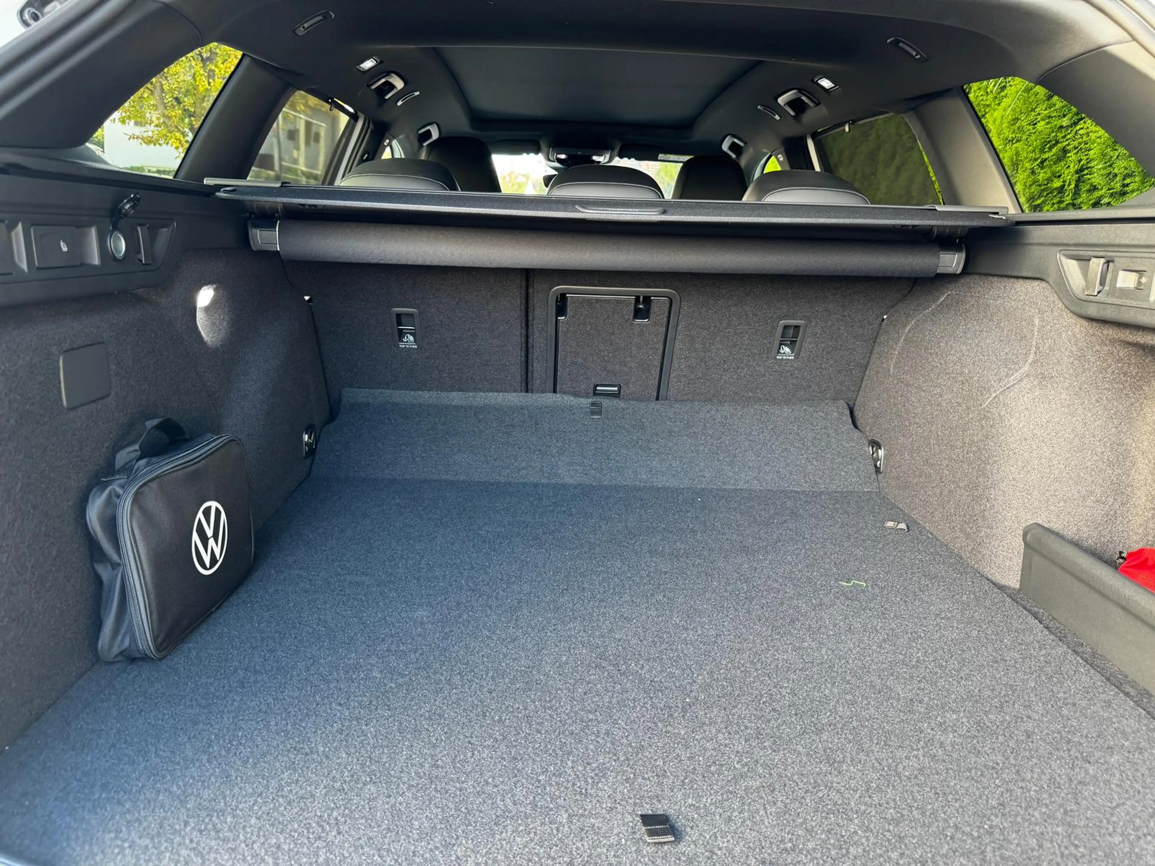 Volkswagen Passat Variant 1.5 TSI eHybrid R-line AHK 360 — photo 11