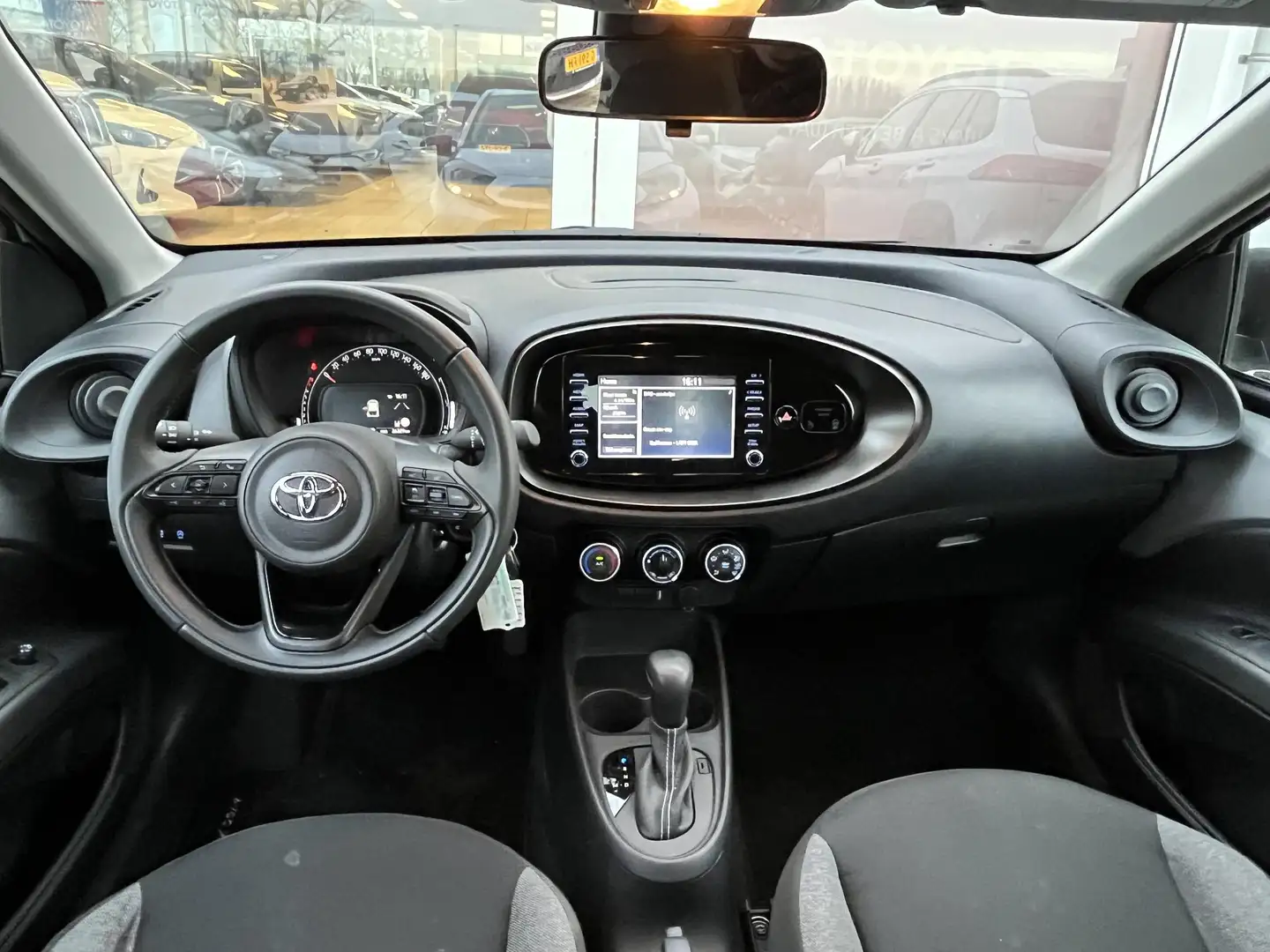 Toyota Aygo X 1.0 VVT-i S-CVT Play |  Apple Carplay / Android Au Grijs - 2