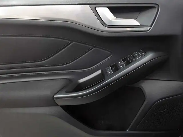 Ford Focus view 4