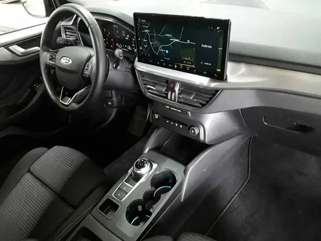 Ford Focus view 12