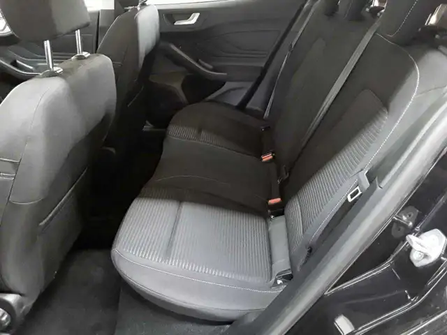 Ford Focus view 7