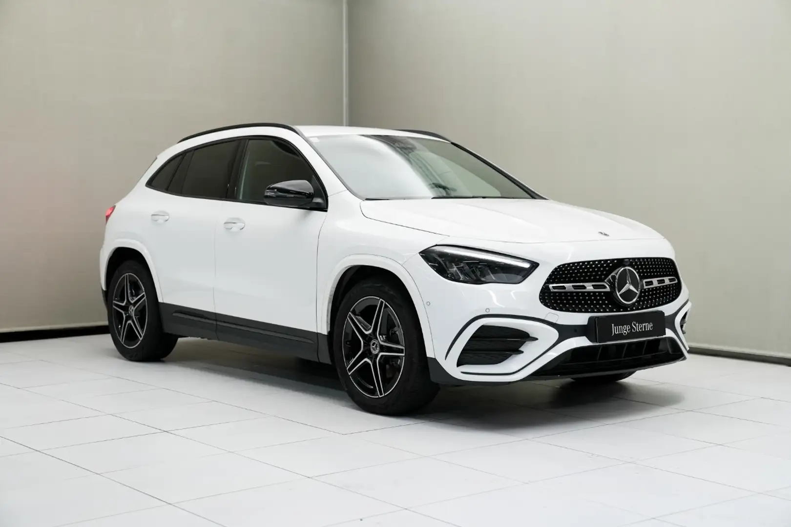 Mercedes-Benz GLA 200 d 4MATIC Österreich-Edition AMG Line Weiß - 1
