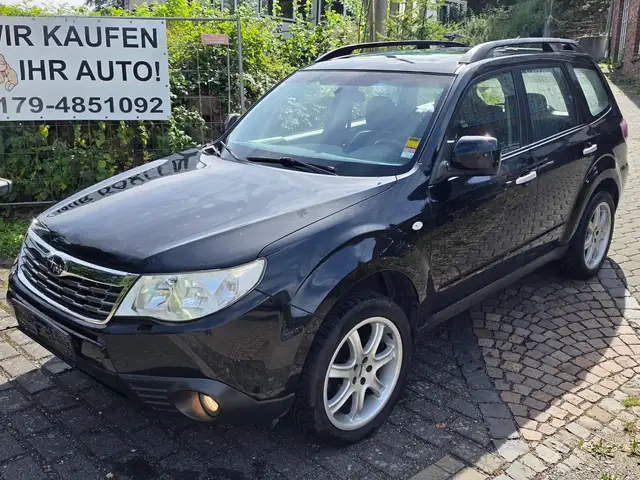 Subaru Forester Comfort! Panorama!4x4! Euro4!Benziner!